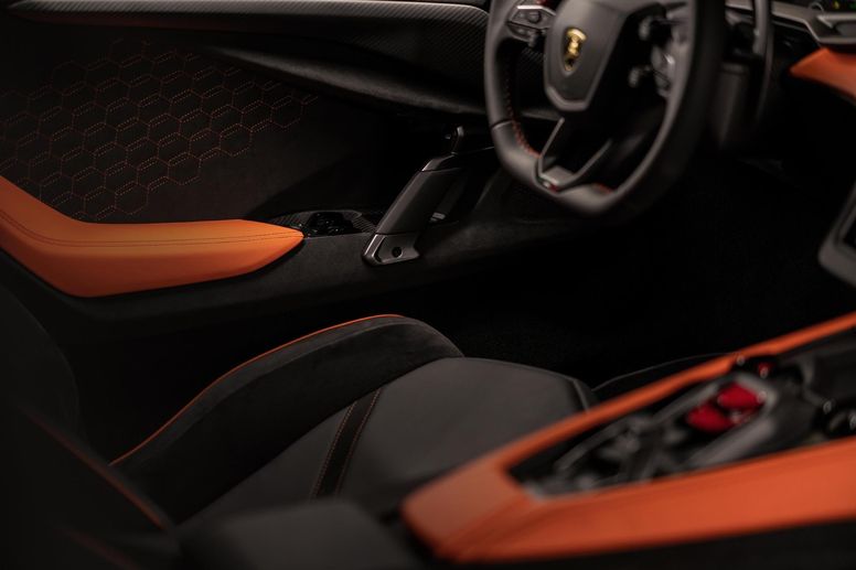 Lamborghini Revuelto : 1 015 ch pour l'héritière hybride de l'Aventador ...