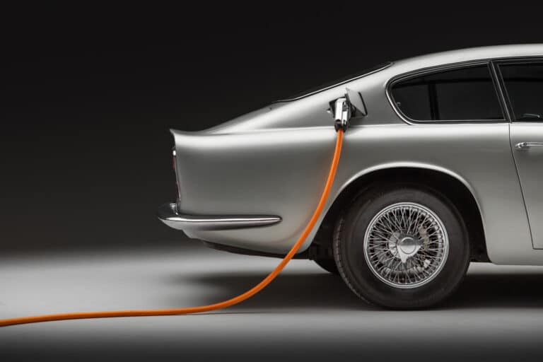 aston-martin-db6-23680-4-5.jpg