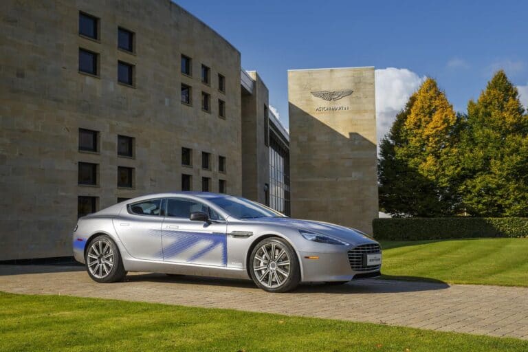 aston-martin-rapide-13696-1-1.jpg