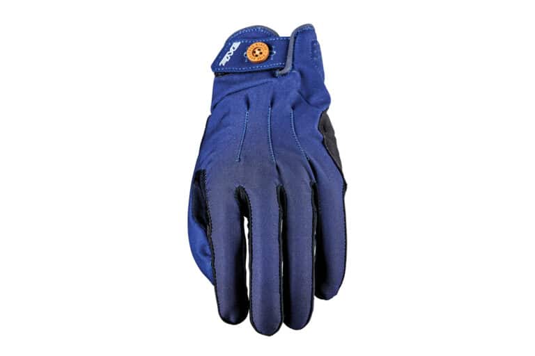 five-gloves-a-l-assaut-de-la-ville-23349-5-1.jpg
