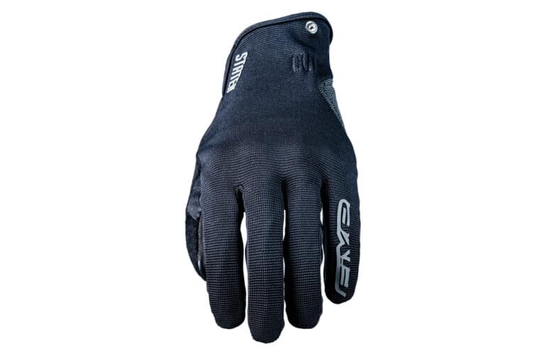 five-gloves-a-l-assaut-de-la-ville-23349-6-1.jpg