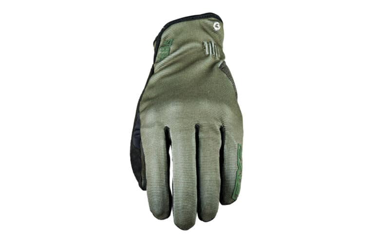 five-gloves-a-l-assaut-de-la-ville-23349-8-1.jpg