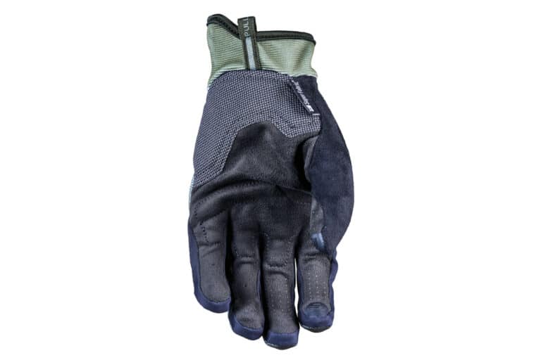 five-gloves-a-l-assaut-de-la-ville-23349-9-1.jpg