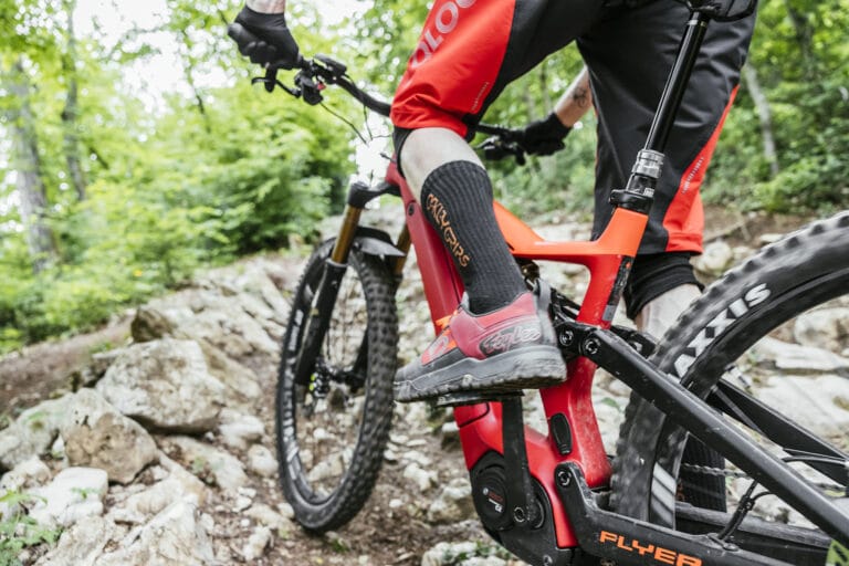 flyer-uproc6-un-enduro-tres-haut-de-gamme-21538-3-1.jpg