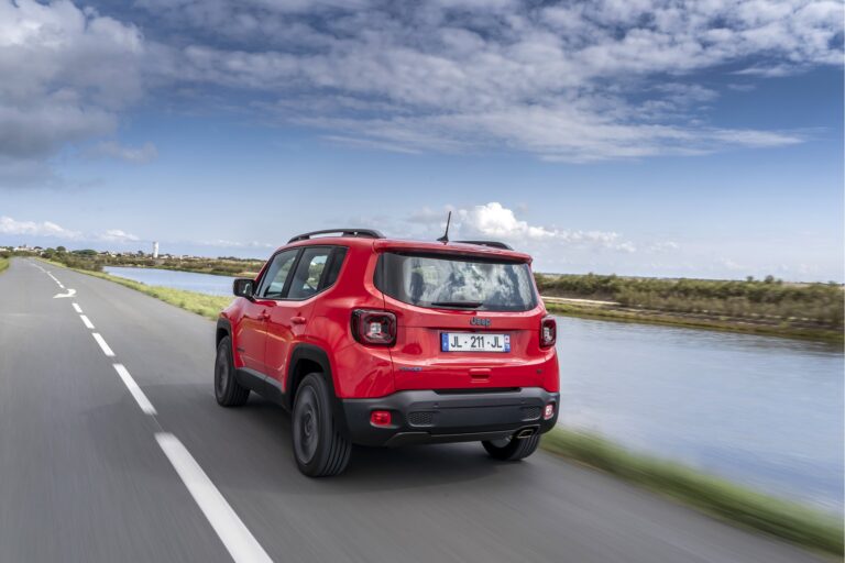 jeep-renegade-4xe-hybride-240-ch-130360-1.jpg