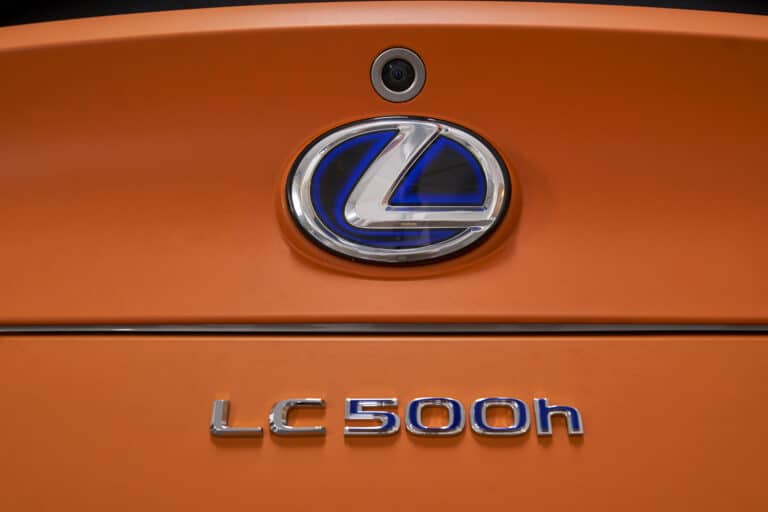 lexus-lc-19400-6-1.jpg