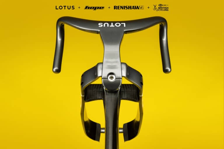 lotus-presente-un-nouveau-velo-de-piste-innovant-23245-3-1.jpg