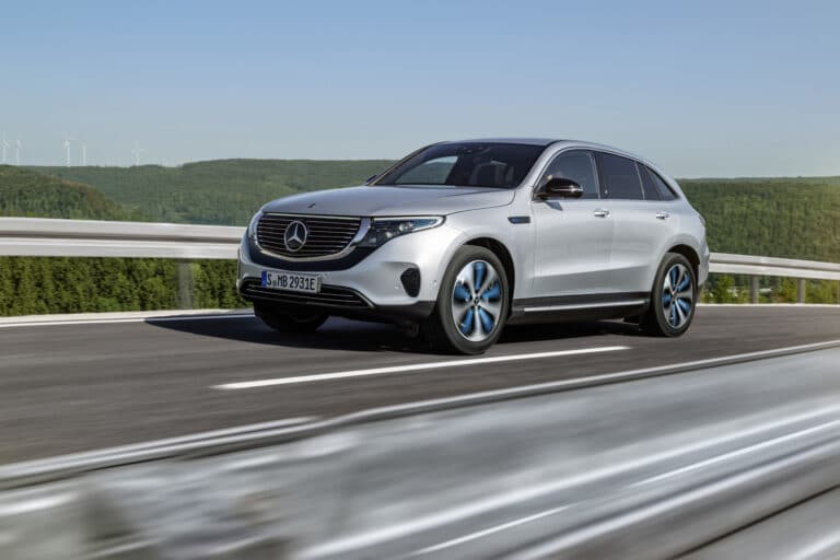 mecedes-benz-eqc-suv-electrique-18216-3-1.jpg