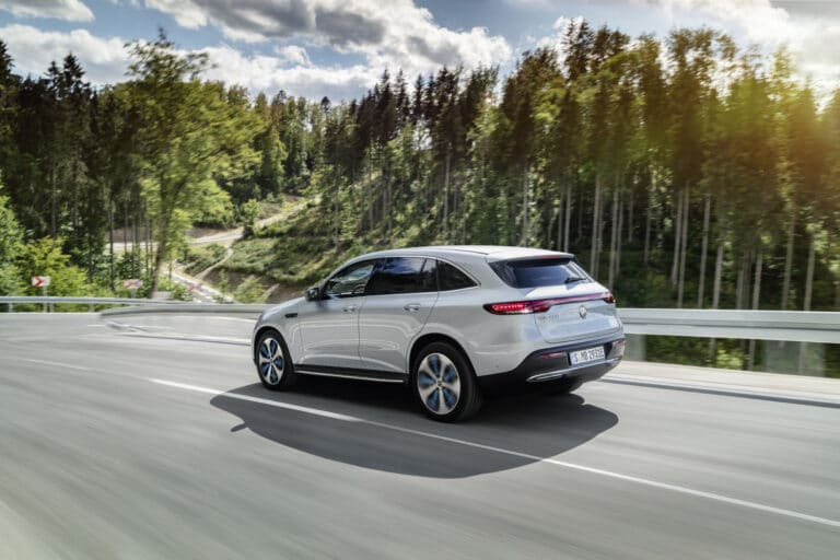 mecedes-benz-eqc-suv-electrique-18216-4-1.jpg