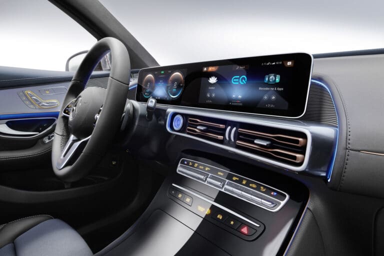 mecedes-benz-eqc-suv-electrique-18216-7-1.jpg