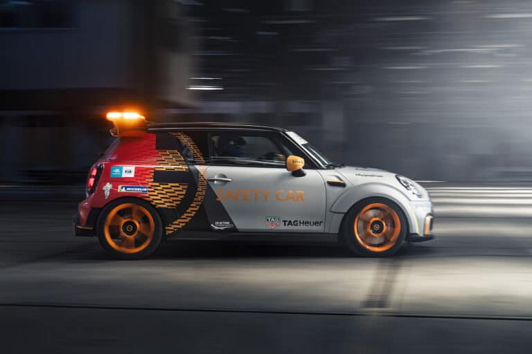 mini-electric-pacesetter-inspired-by-jcw-22700-8-1.jpg