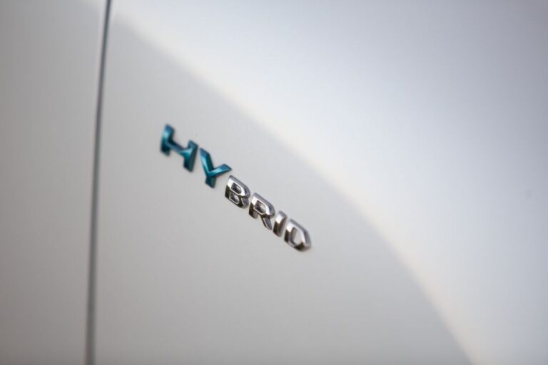 peugeot-508-sw-hybrid-225-e-eat8-127314.jpg