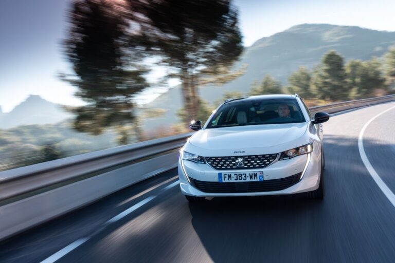 peugeot-508-sw-hybrid-225-e-eat8-127323.jpg