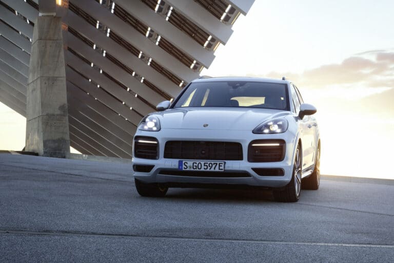 porsche-cayenne-17619-2-1.jpg