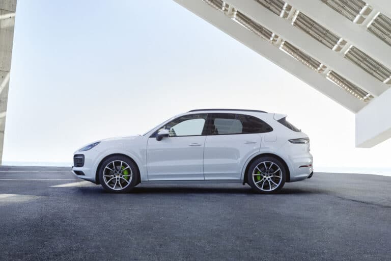 porsche-cayenne-17619-3.jpg