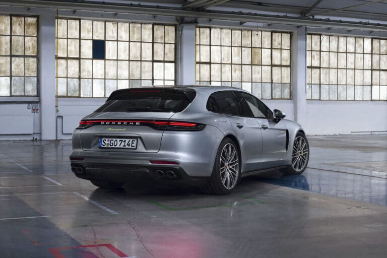 porsche-panamera-21888-2-1.jpg