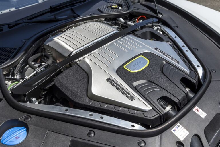 porsche-panamera-sport-turismo-turbo-s-e-hybrid-127368.jpg