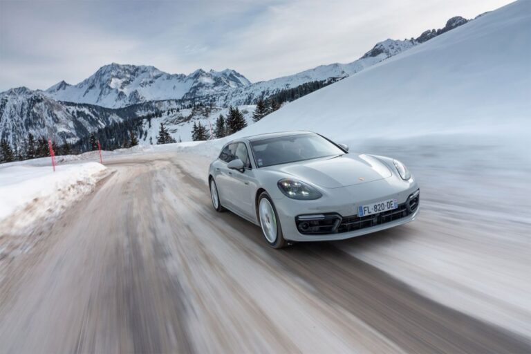 porsche-panamera-sport-turismo-turbo-s-e-hybrid-127379.jpg