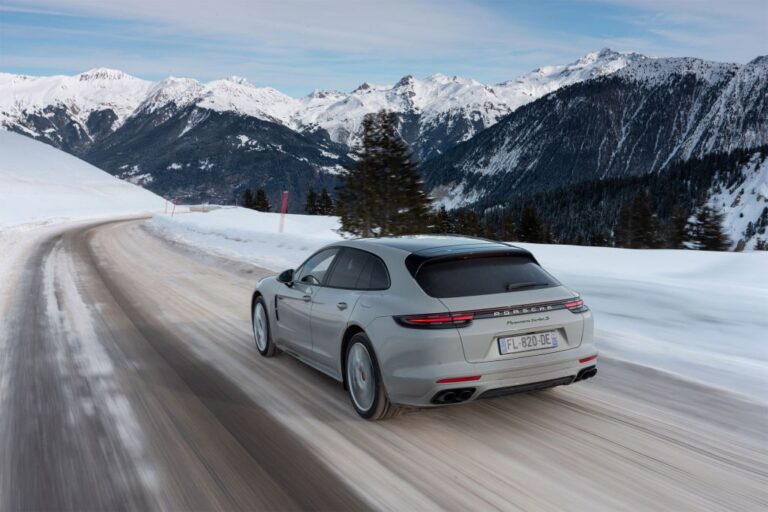 porsche-panamera-sport-turismo-turbo-s-e-hybrid-127382-1.jpg