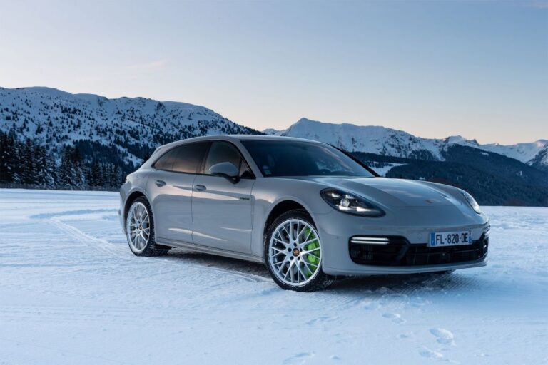 porsche-panamera-sport-turismo-turbo-s-e-hybrid-127386-2.jpg