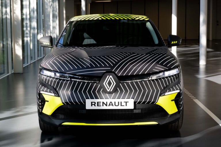 renault-megane-evision-bientot-sur-la-route-23165-2-1.jpg