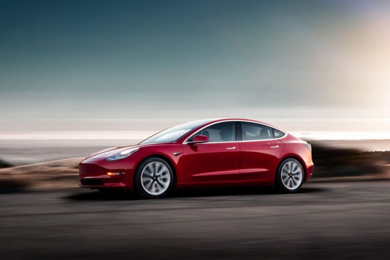 tesla-model-3-grande-autonomie-124616-2.jpg