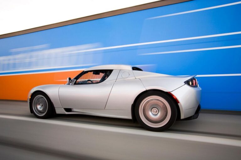 tesla-roadster-signature-250-61351.jpg