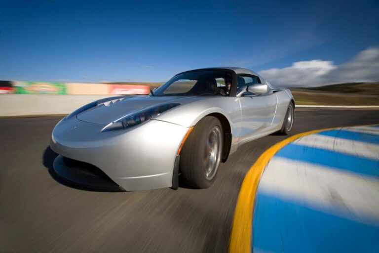 tesla-roadster-signature-250-61353.jpg