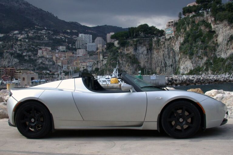 tesla-roadster-signature-250-61357.jpg