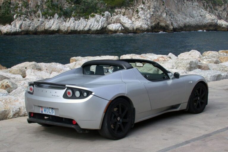 tesla-roadster-signature-250-61360.jpg