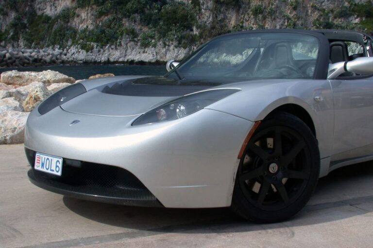 tesla-roadster-signature-250-61363.jpg