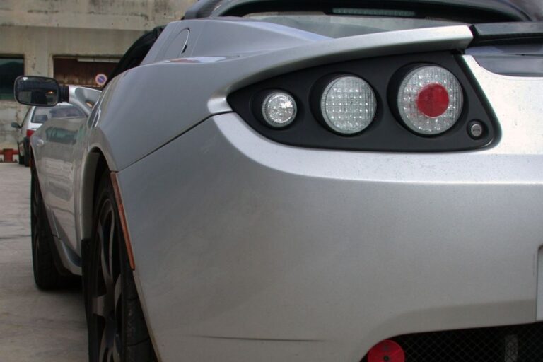 tesla-roadster-signature-250-61368-1.jpg