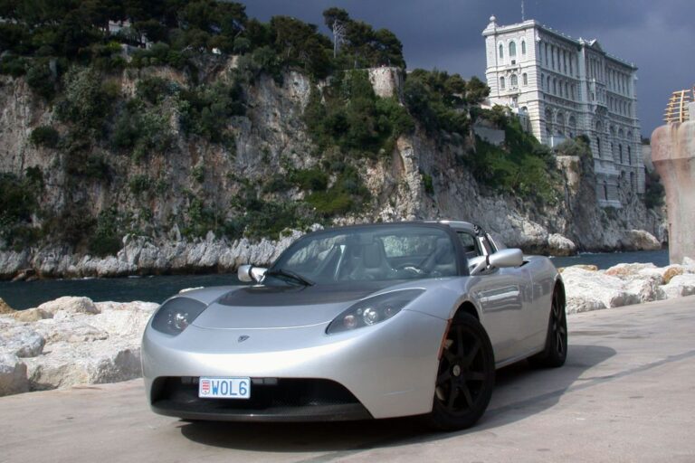 tesla-roadster-signature-250-61370-2.jpg