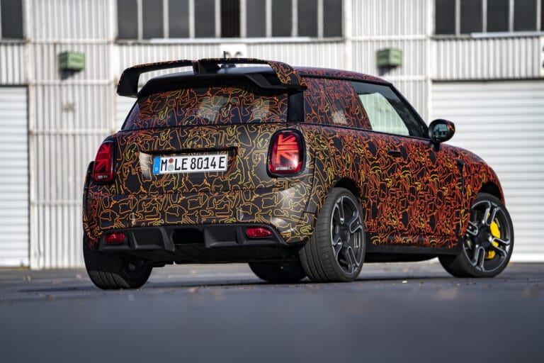 un-teaser-pour-la-future-mini-john-cooper-works-electrique-22099-6-1.jpg