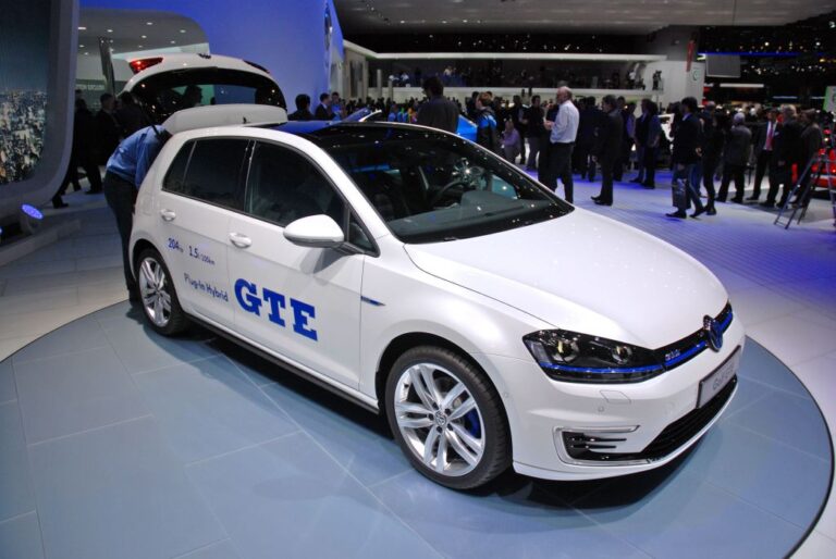 volkswagen-golf-vii-gte-1-4-tsi-plug-in-hybrid-82596.jpg