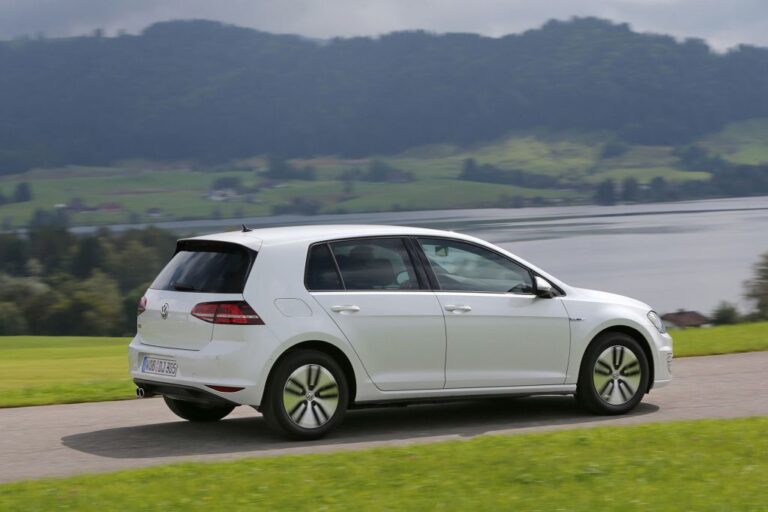 volkswagen-golf-vii-gte-1-4-tsi-plug-in-hybrid-89180.jpg