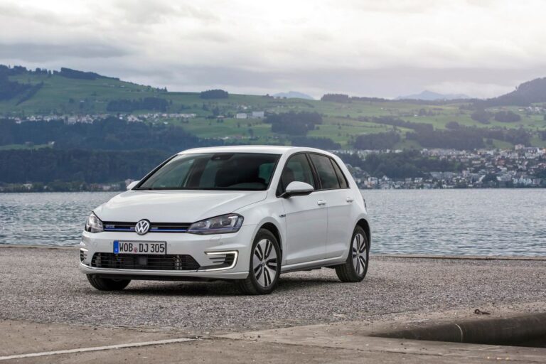 volkswagen-golf-vii-gte-1-4-tsi-plug-in-hybrid-89185-2.jpg