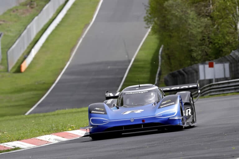 Volkswagen ID. R completes its first test on the Nordschleife