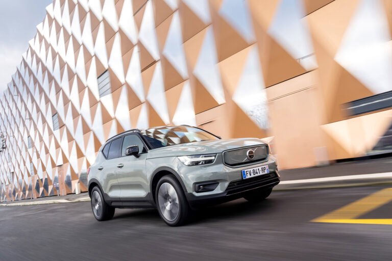 volvo-xc40-recharge-p8-awd-408-ch-132224.jpg