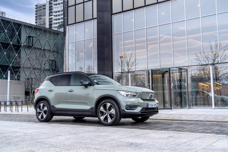 volvo-xc40-recharge-p8-awd-408-ch-132226.jpg