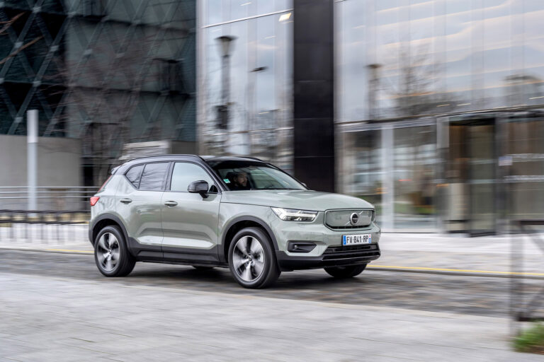 volvo-xc40-recharge-p8-awd-408-ch-132227.jpg