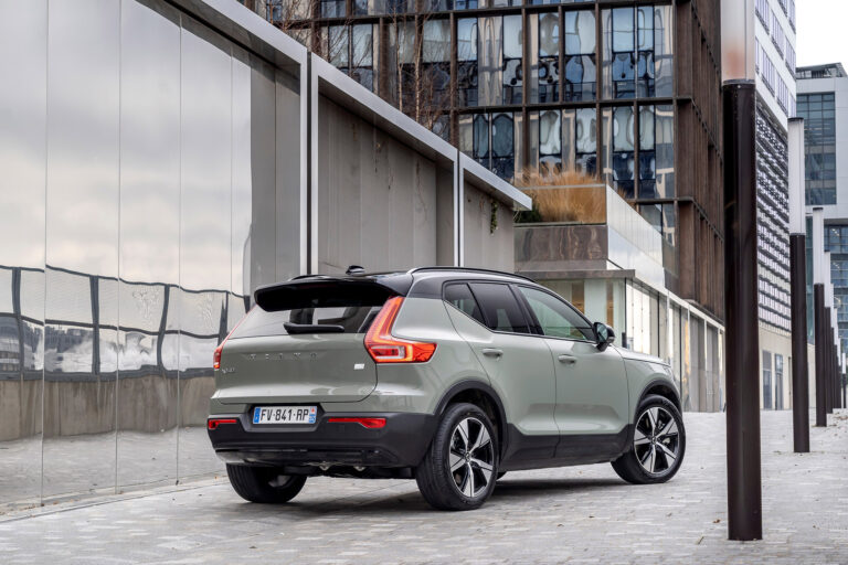 volvo-xc40-recharge-p8-awd-408-ch-132229-2.jpg