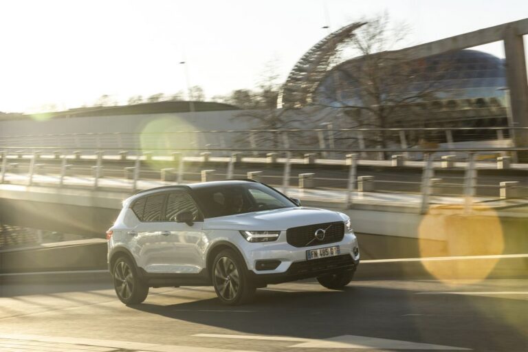 volvo-xc40-t5-twin-engine-262-ch-127843.jpg