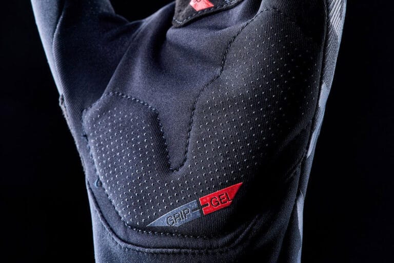 4-accessoires-pour-affronter-l-hiver-et-le-froid-a-velo-23974-2-1.jpg