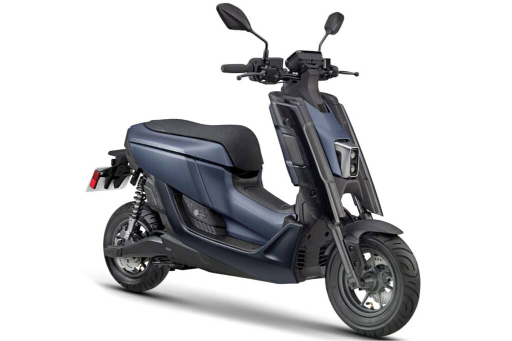 yamaha-lance-un-scooter-electrique-a-batterie-interchangeable-24163-4.jpg