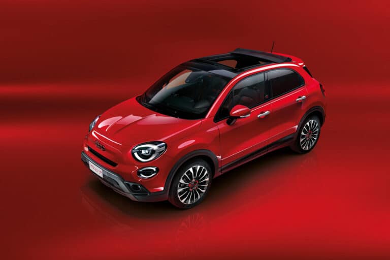 fiat-une-gamme-desormais-100-pour-100-electrifiee-24282-1-1.jpg