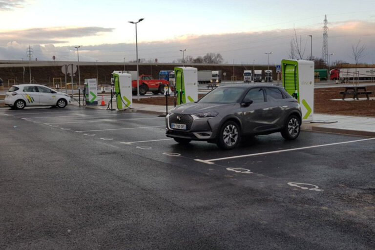 les-bornes-de-recharge-allego-arrivent-sur-les-autoroutes-francaises-24212-2-1.jpg