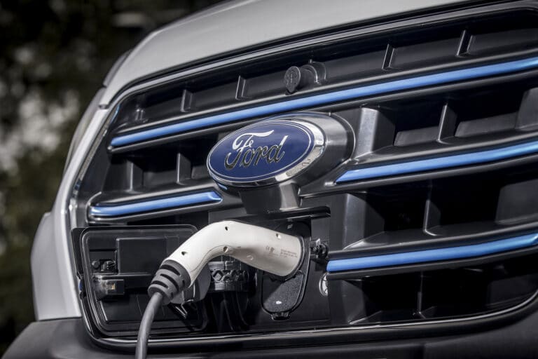 ford-accelere-sur-l-electrique-en-europe-24404-1-1.jpg