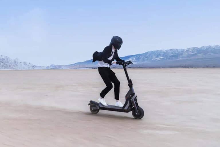 segway-kickscooter-gt2-la-trottinette-hautes-performances-24353-1-3.jpg