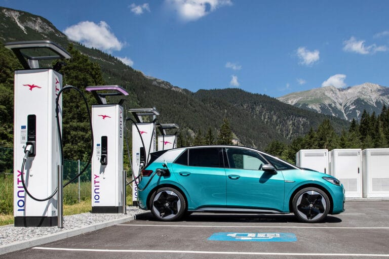 ionity-ouvre-sa-100eme-station-de-recharge-en-france-et-passe-a-une-tarification-au-kwh-24655-1-1.jpg